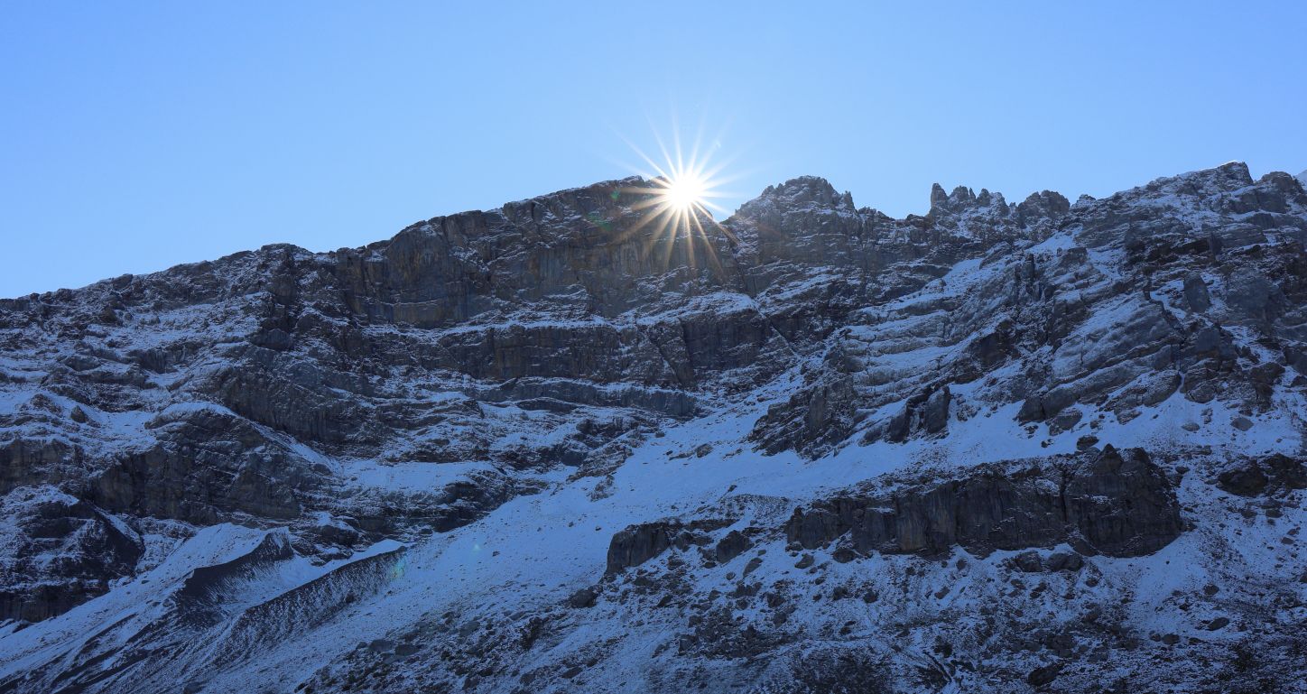 A chilly autumn hike near the ***Klausenpass***.