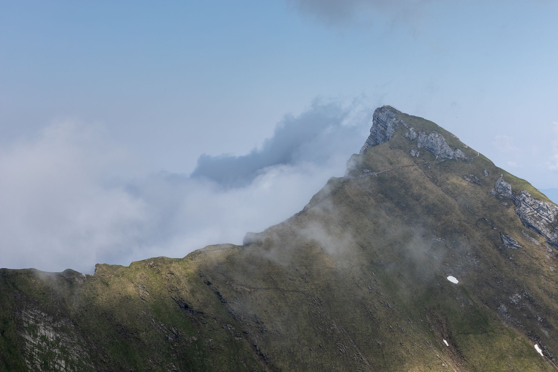 A long and exposed ridge hike along the western ridge of the ***Pilatus***.