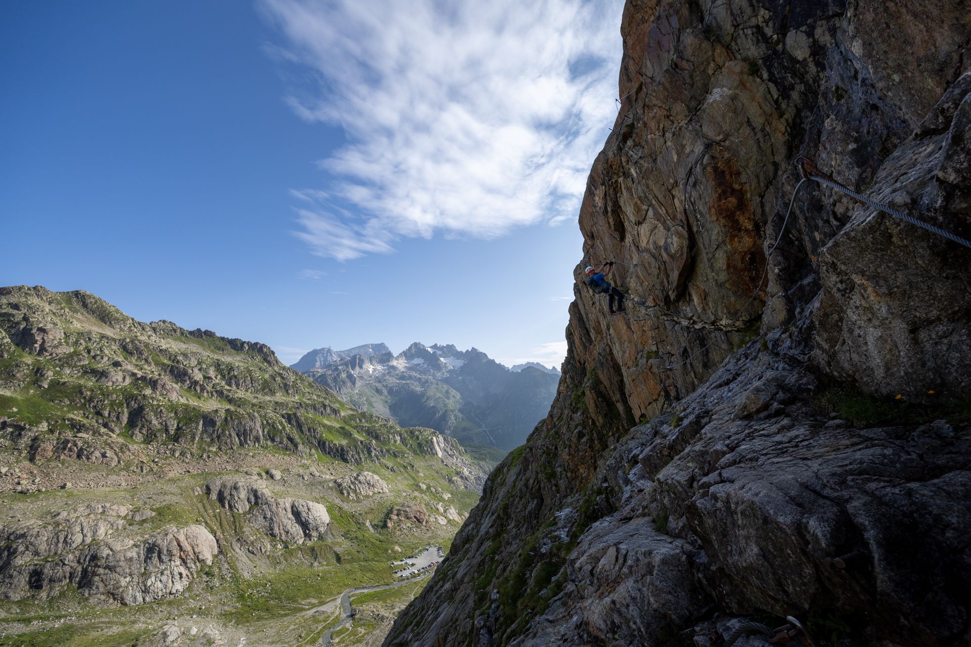 Via ferrata and alpine hiking path to the Tierberglihütte SAC.