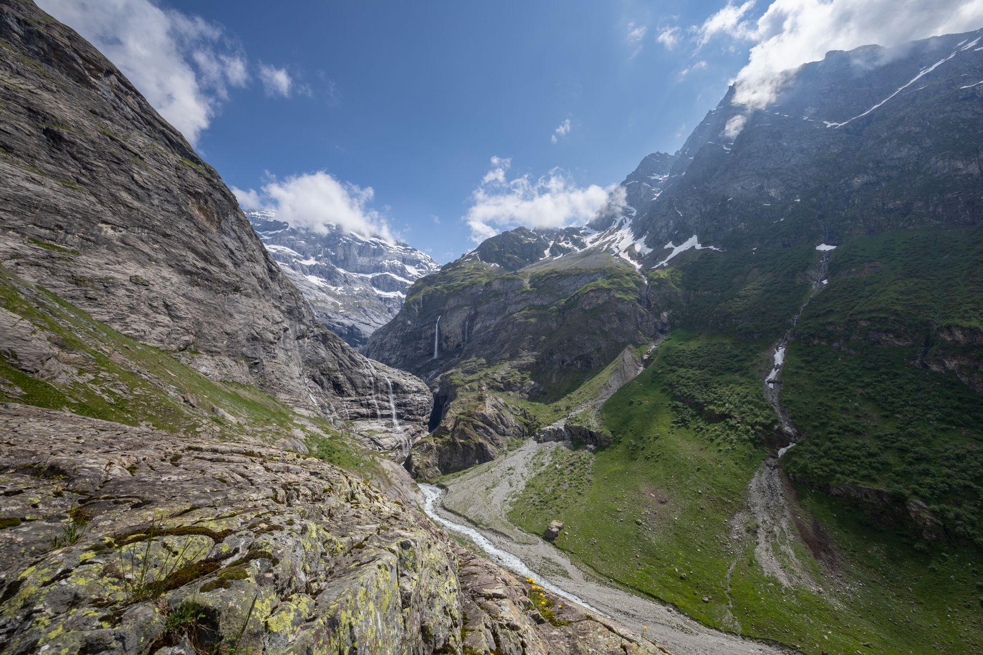The spectacular views at the end of the ***Maderanertal*** looking towards the ***Hüfihütte SAC***.